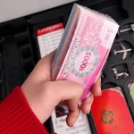 عکس پول‌های بازی مونوپولی کلاسیک و بانکداری